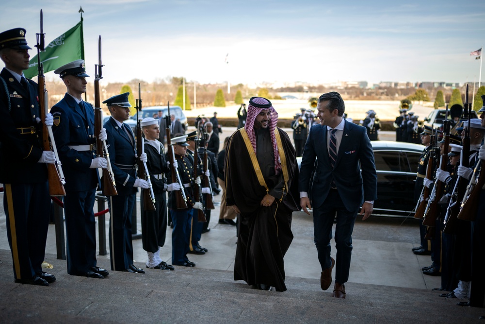 SD Hegseth Hosts Bilateral Exchange with Saudi Arabia MINDEF