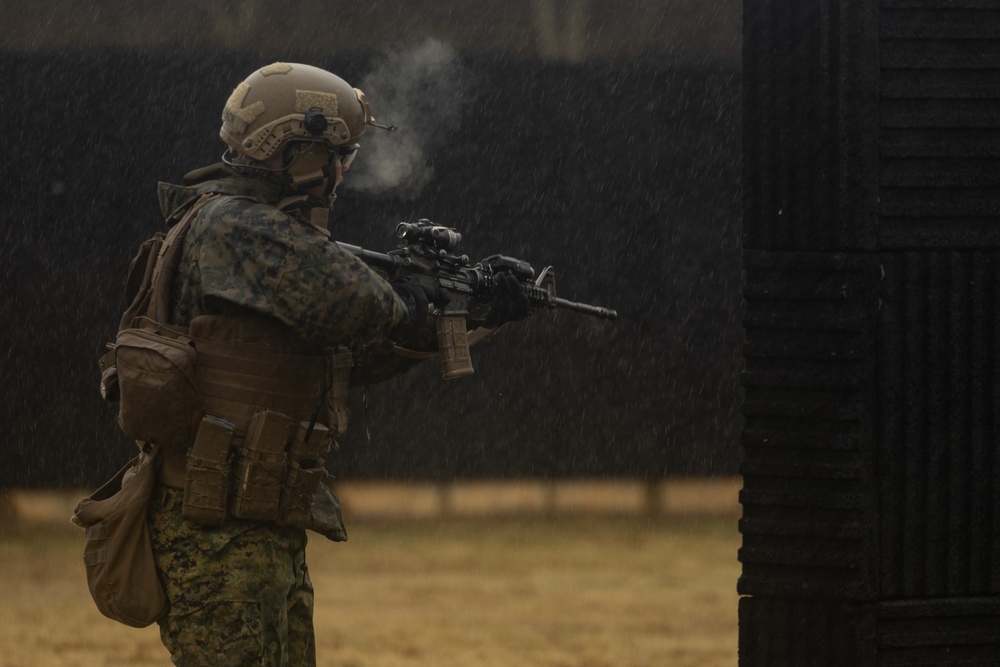 31st MEU Conducts Combat Marksmanship Program Training