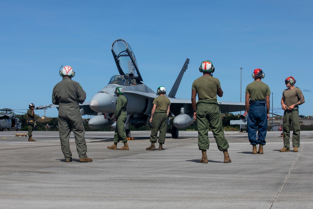 Marine 4th, 5th generation aircraft launch simultaneously during Cope North