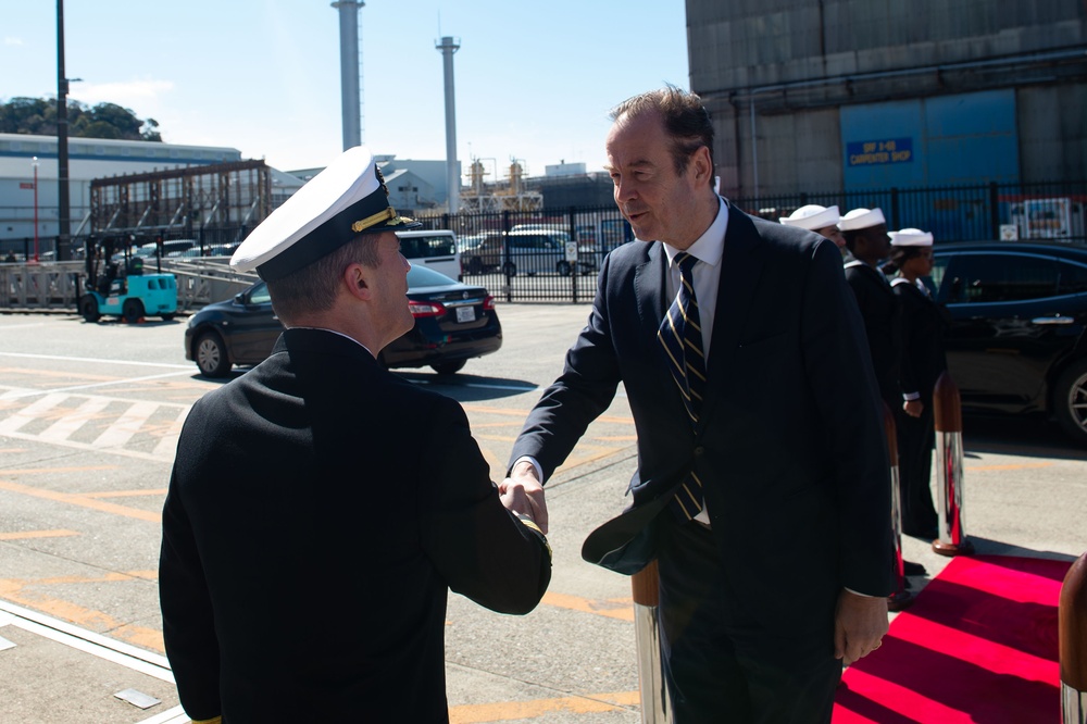 DUTCH AMBASSADOR TO JAPAN VISITS USS BLUE RIDGE