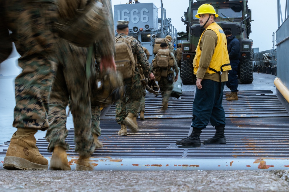 31st MEU| CLB 31 conducts Combat Service Support Area operations