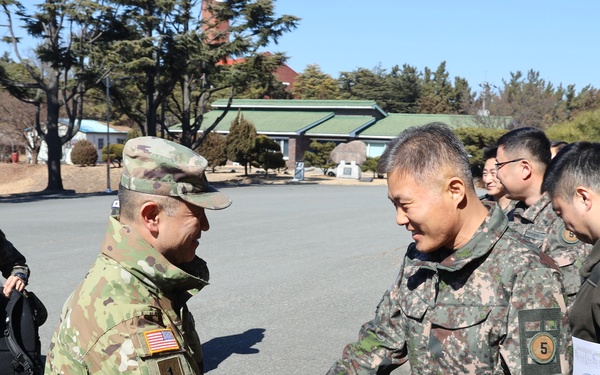 5th LSC Major Support Command capability exchange with the 19th ESC CG