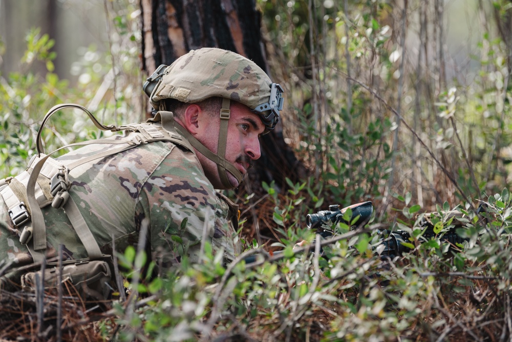 1-124 conducts squad tactics training