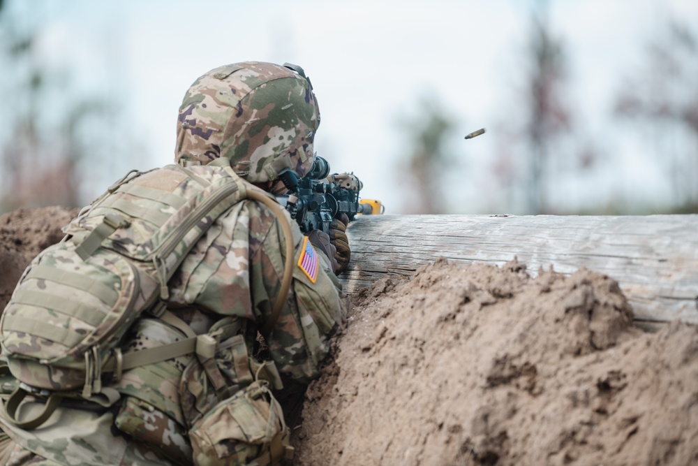 1-124 conducts squad tactics training