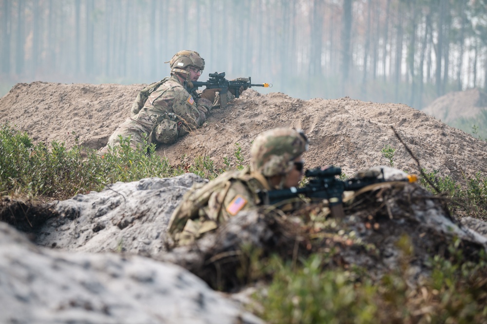 1-124 conducts squad tactics training