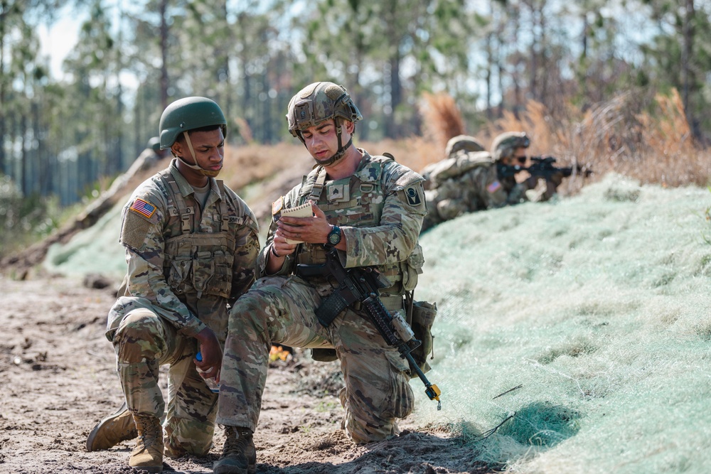 1-124 conducts squad tactics training