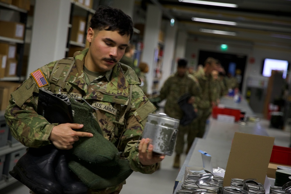 Virginia National Guard Soldiers receive Finnish gear and briefings during Arctic Forge 25