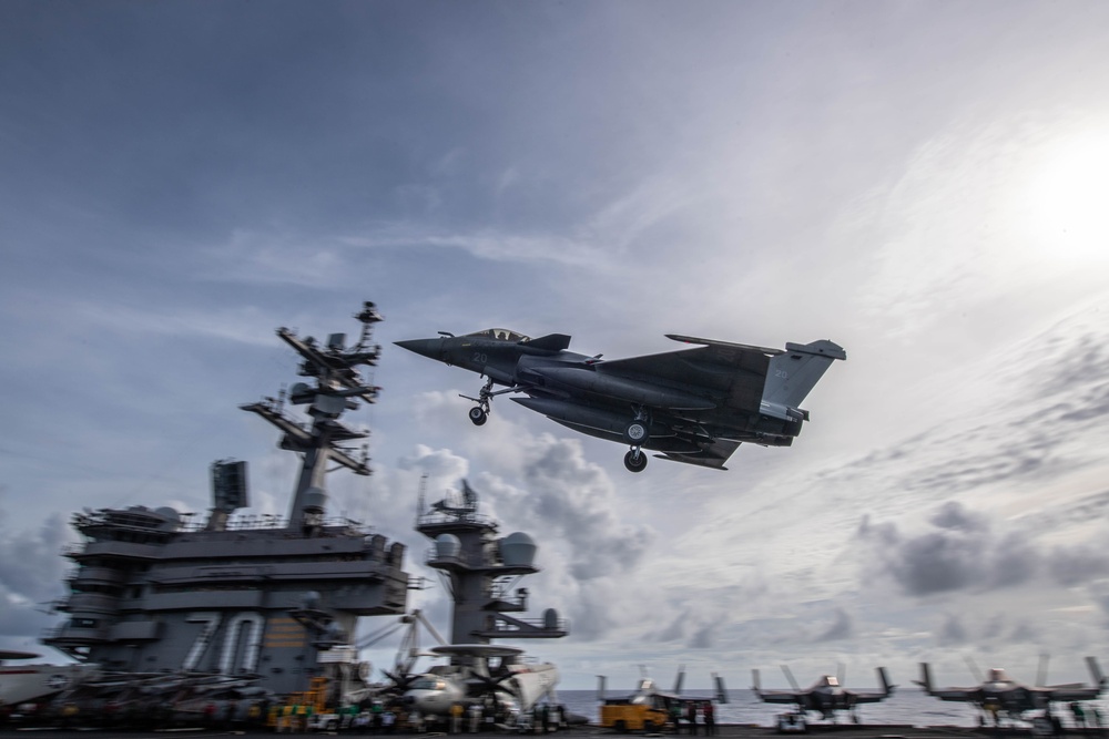 Carl Vinson Carrier Strike Group conducts flight operations with FS Charles de Gaulle
