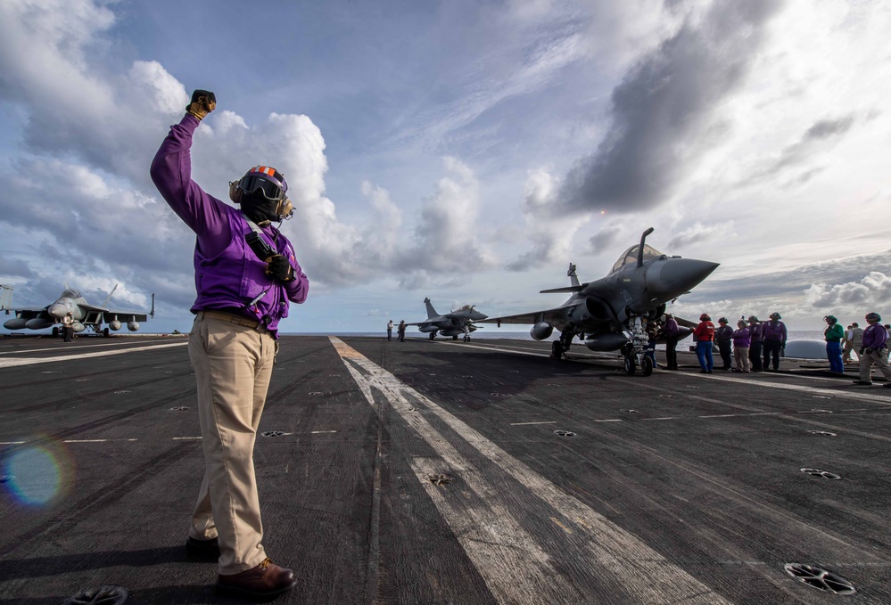 Carl Vinson Carrier Strike Group conducts flight operations with FS Charles de Gaulle
