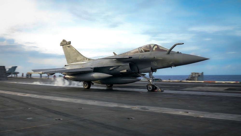 Carl Vinson Carrier Strike Group conducts flight operations with FS Charles de Gaulle