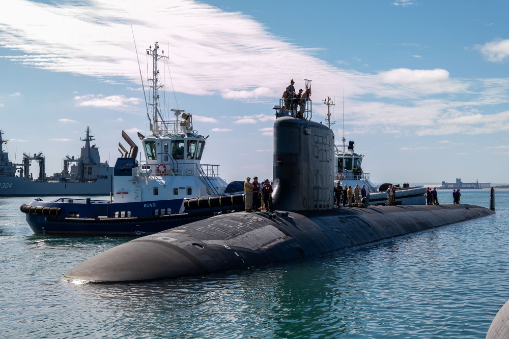 The Virginia-class fast-attack submarine USS Minnesota (SSN 783) arrives at HMAS Stirling, Western Australia, Australia