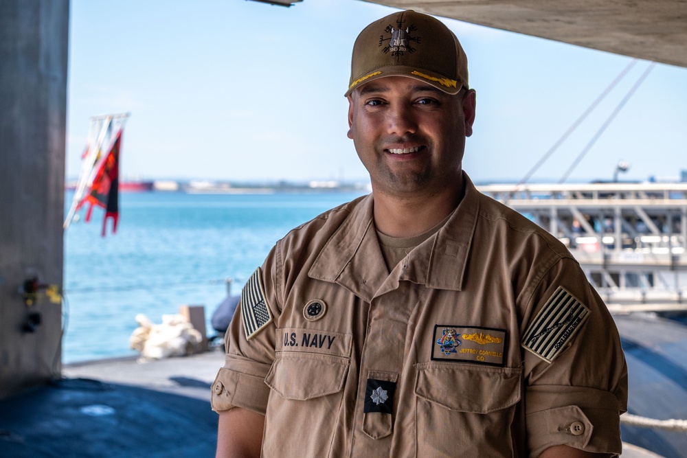 The Virginia-class fast-attack submarine USS Minnesota (SSN 783) arrives at HMAS Stirling, Western Australia, Australia