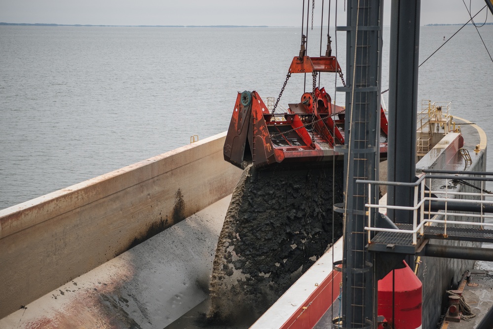 Baltimore District leadership visits DV Avalon during Baltimore Harbor and channels maintenance dredging