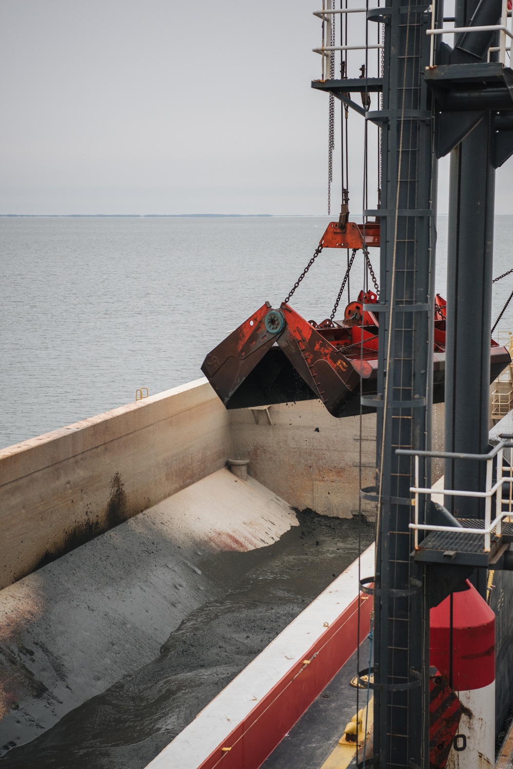 Baltimore District leadership visits DV Avalon during Baltimore Harbor and channels maintenance dredging