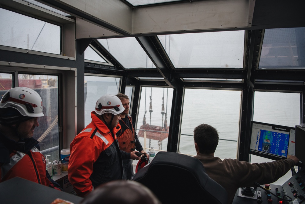 Baltimore District leadership visits DV Avalon during Baltimore Harbor and channels maintenance dredging