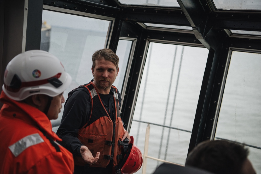 Baltimore District leadership visits DV Avalon during Baltimore Harbor and channels maintenance dredging