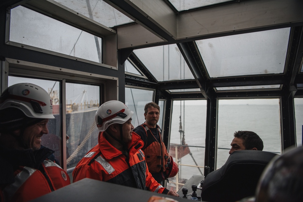 Baltimore District leadership visits DV Avalon during Baltimore Harbor and channels maintenance dredging