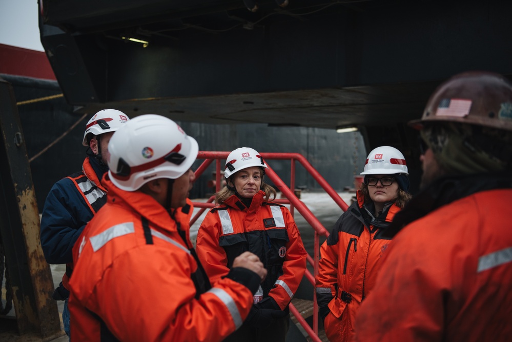 Baltimore District leadership visits DV Avalon during Baltimore Harbor and channels maintenance dredging