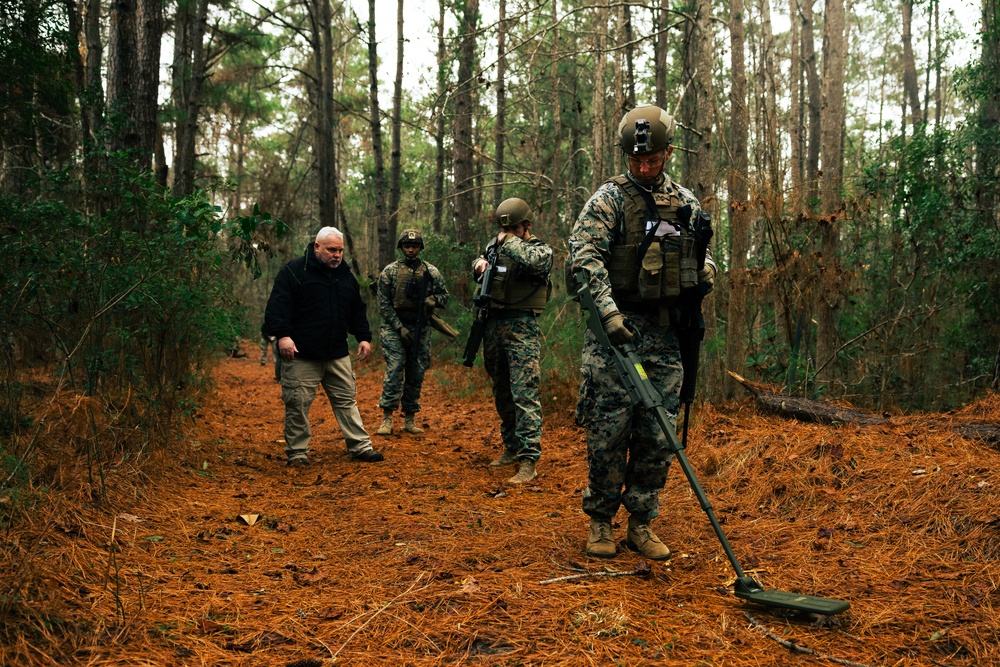 U.S. Marines Attending an EHIT Course Conduct Patrol Evaluations