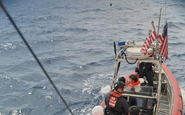 Coast Guard transfers 23 aliens to Bahamas