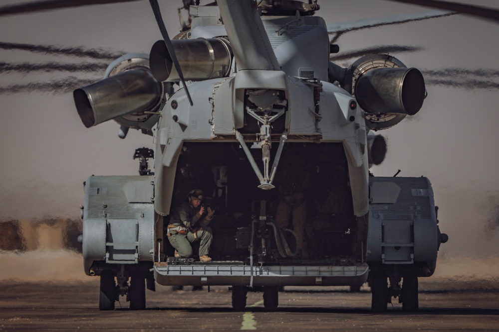V1/7 participates in Mad Max 1-25