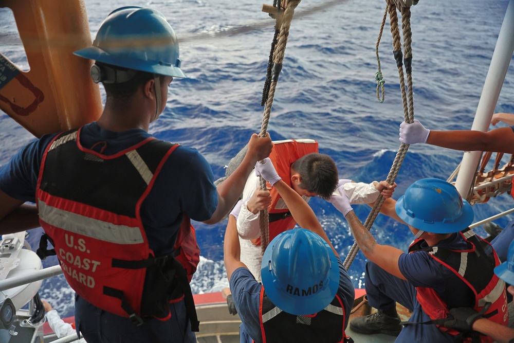 Coast Guard transfers 23 aliens to Bahamas