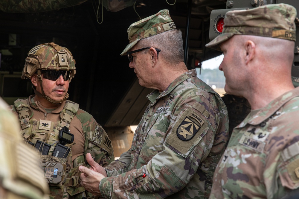 General James Rainey visits Fort Stewart