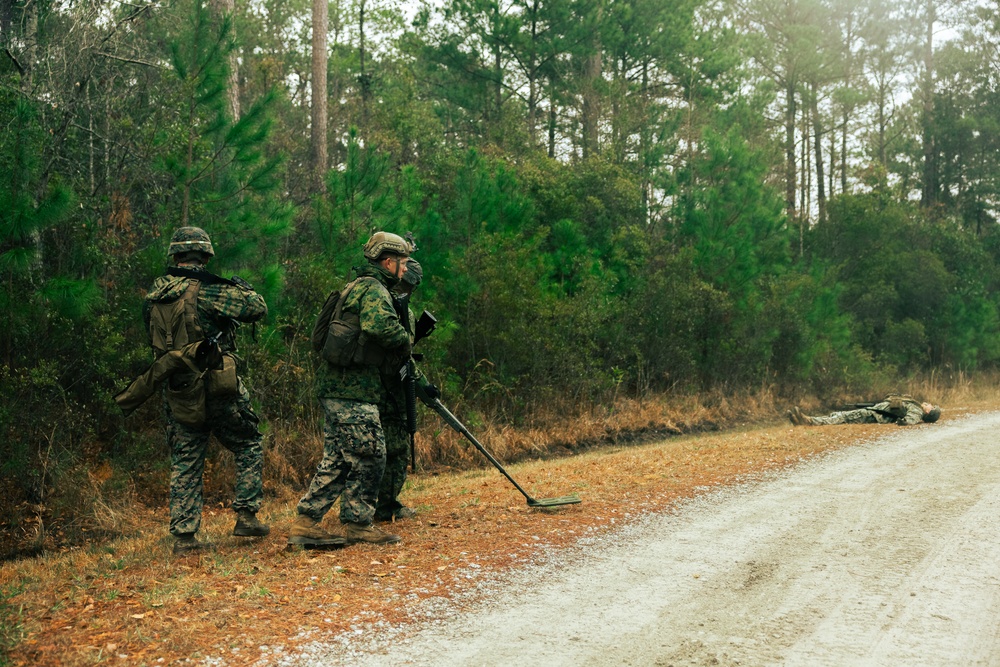 U.S. Marines Attending an EHIT Course Conduct Patrol Evaluations