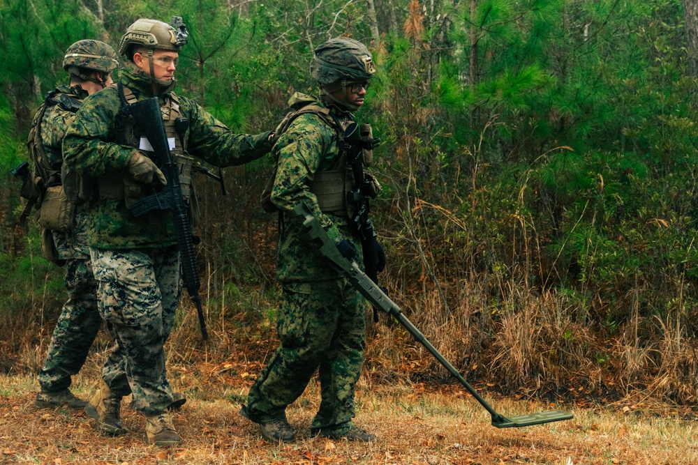 U.S. Marines Attending an EHIT Course Conduct Patrol Evaluations