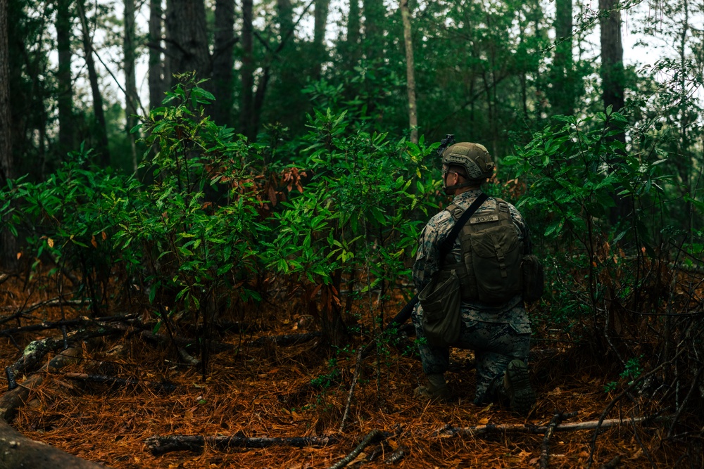 U.S. Marines Attending an EHIT Course Conduct Patrol Evaluations