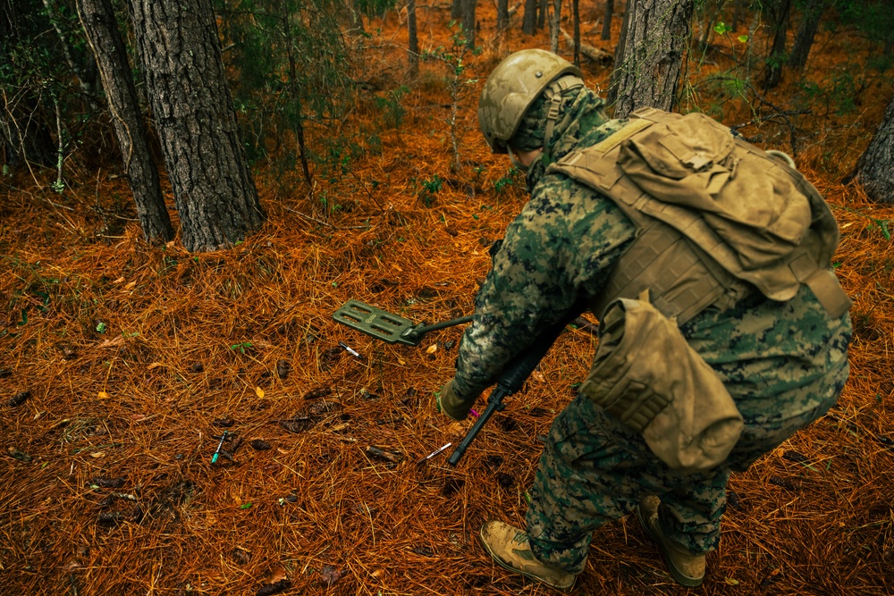 U.S. Marines Attending an EHIT Course Conduct Patrol Evaluations