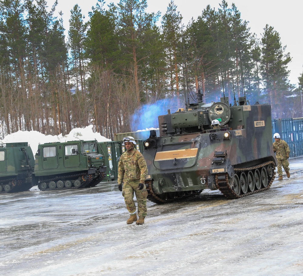 41st Field Artillery Brigade Soldiers conduct arctic drivers training course led by Norwegian Army during Joint Viking 25