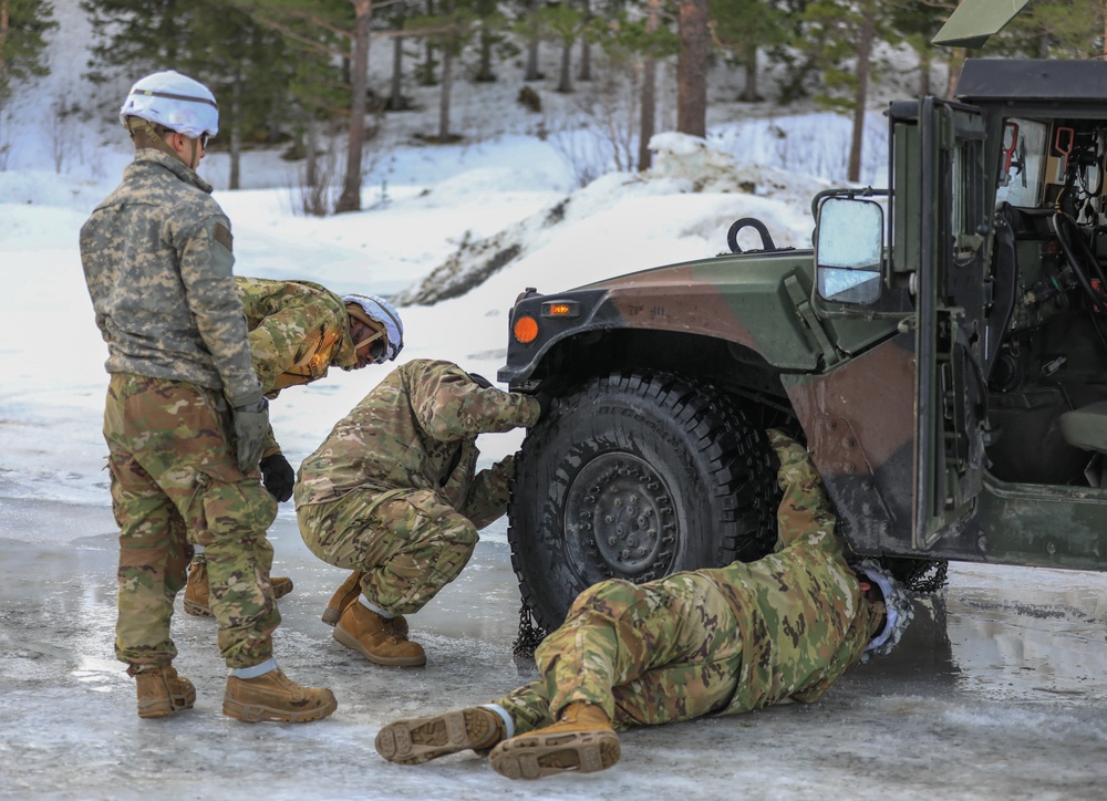 41st Field Artillery Brigade Soldiers conduct arctic drivers training course led by Norwegian Army during Joint Viking 25