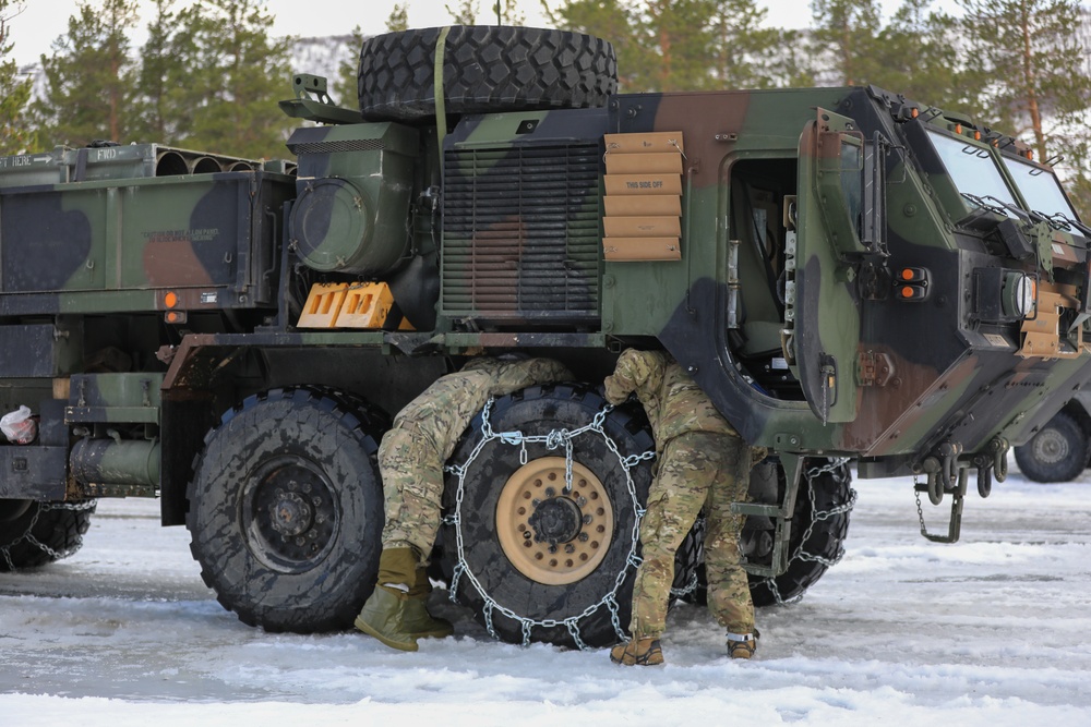 41st Field Artillery Brigade Soldiers conduct arctic drivers training course led by Norwegian Army during Joint Viking 25