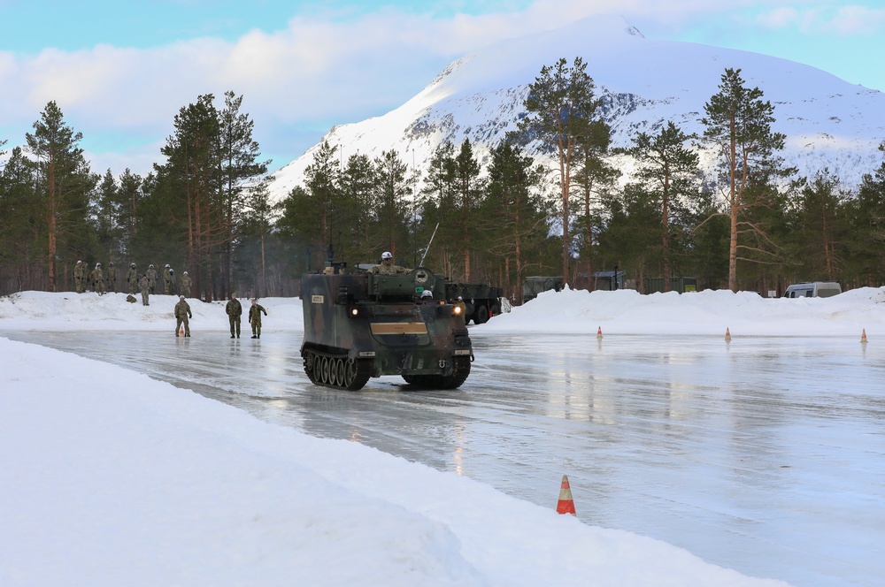 41st Field Artillery Brigade Soldiers conduct arctic drivers training course led by Norwegian Army during Joint Viking 25