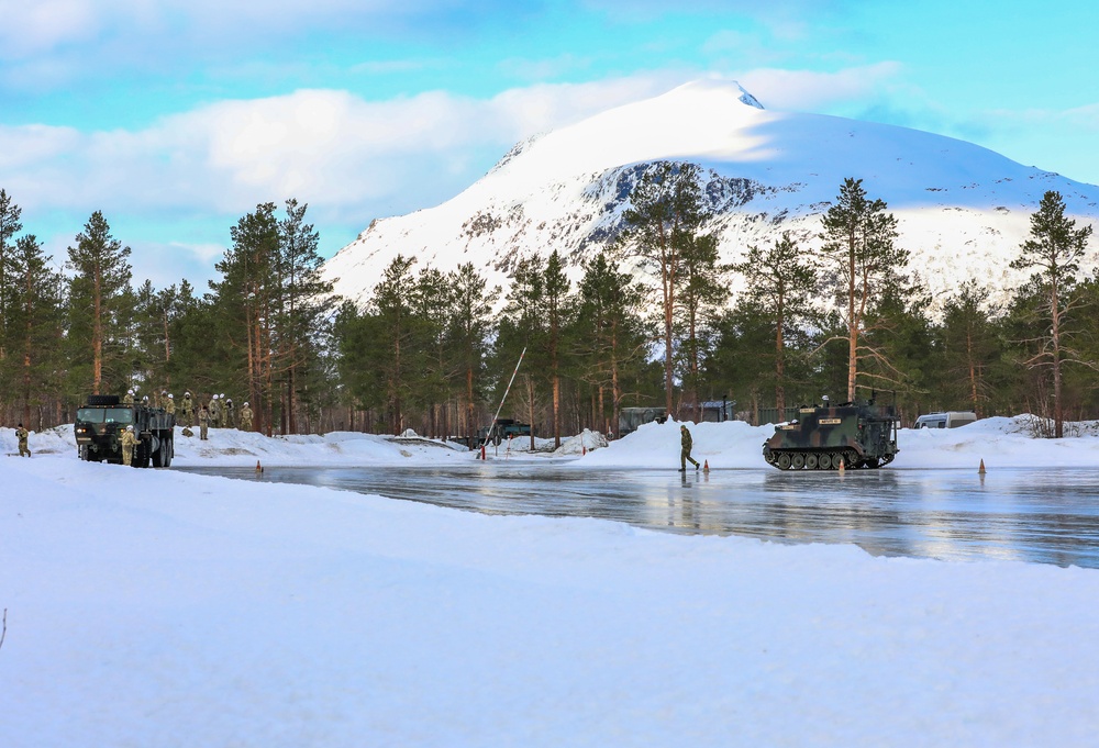 41st Field Artillery Brigade Soldiers conduct arctic drivers training course led by Norwegian Army during Joint Viking 25