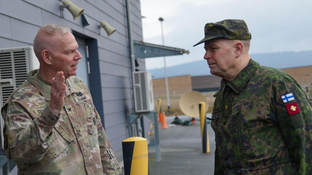Finnish Army General visits JMTG-U