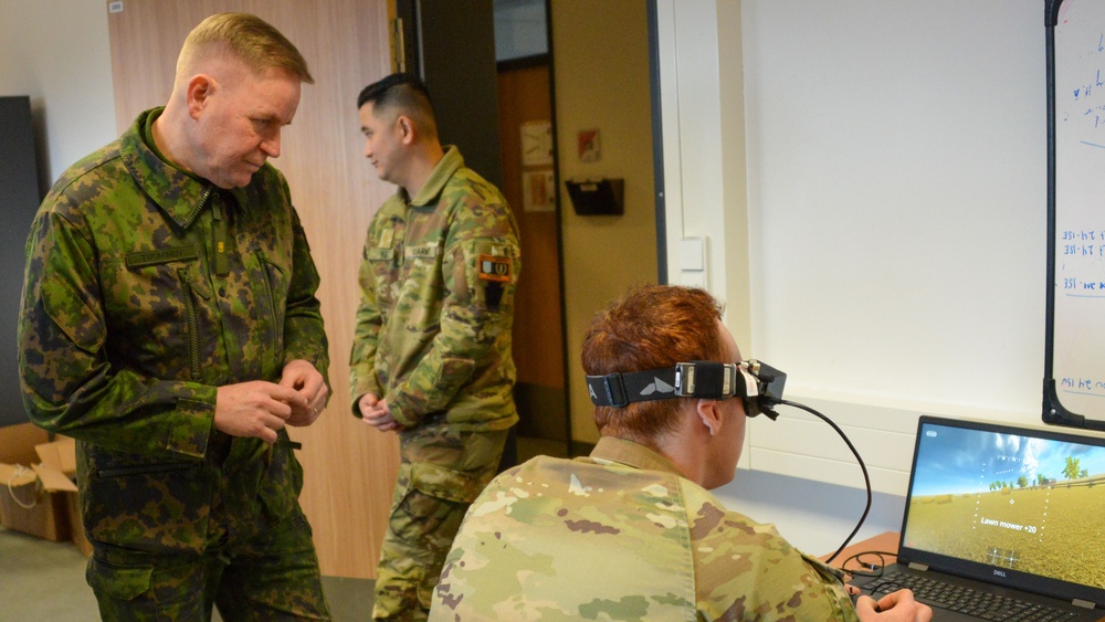 Finnish Army General visits JMTG-U