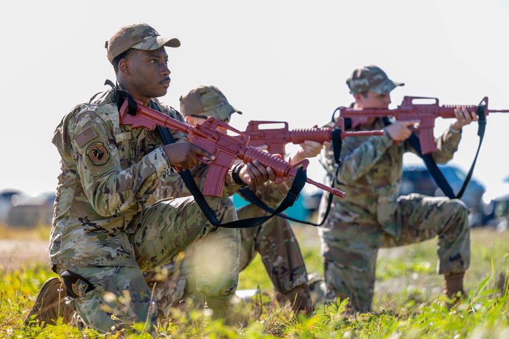 482d Fighter Wing Airmen Train on M4 Weapons Handling During Mosaic Gecko II