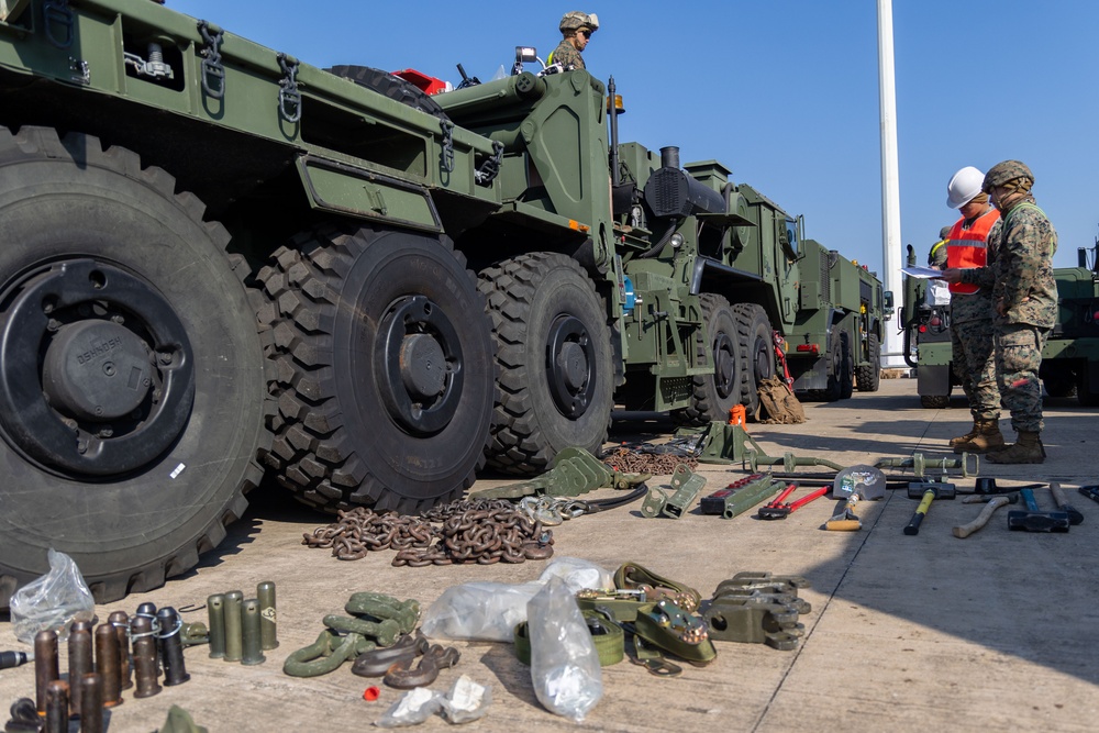 Freedom Banner 25: 3rd MLG Conducts MPF Offload