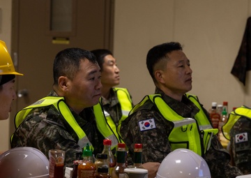 ROK JCS, ROK POG Visit USNS Dahl