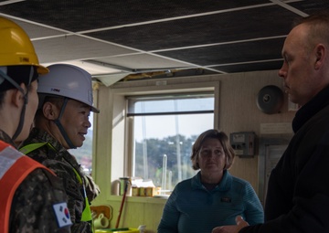 ROK JCS, ROK POG Visit USNS Dahl