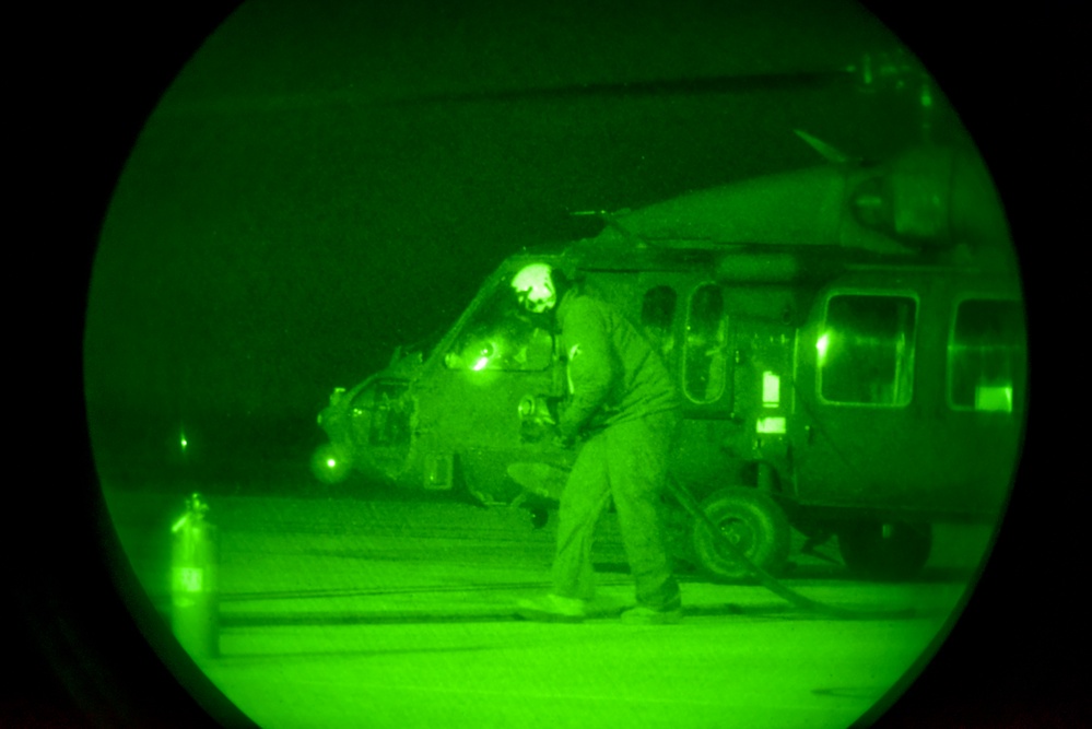 3-2 General Support Aviation Battalion conducted Wet Wing refueling training.