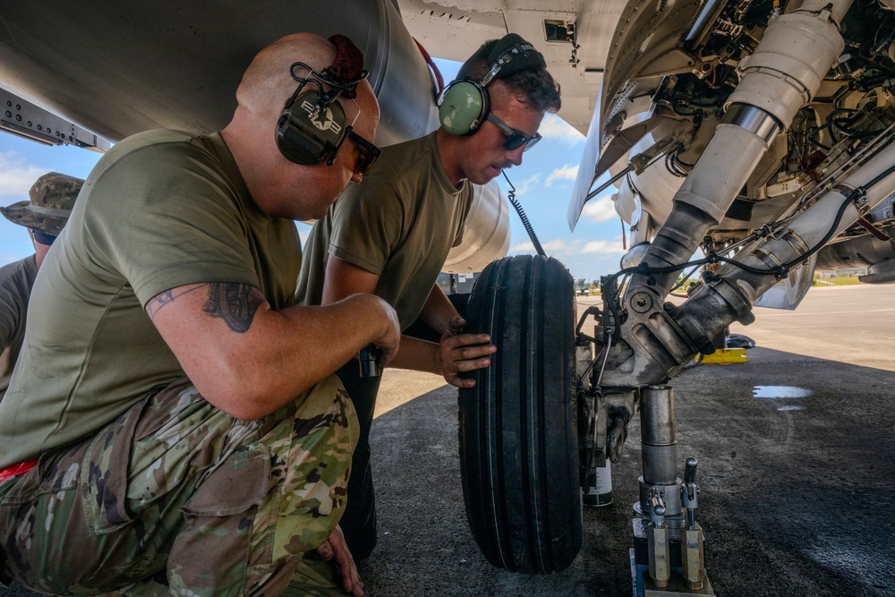 13EFS Crew Chiefs Keep the Fight Rolling