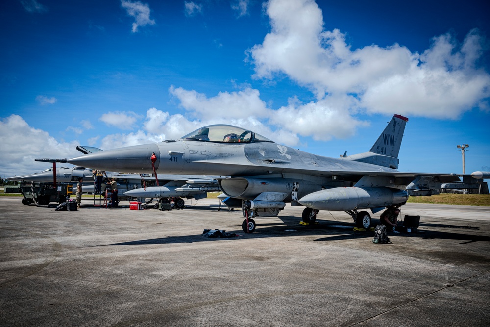 13EFS Crew Chiefs Keep the Fight Rolling