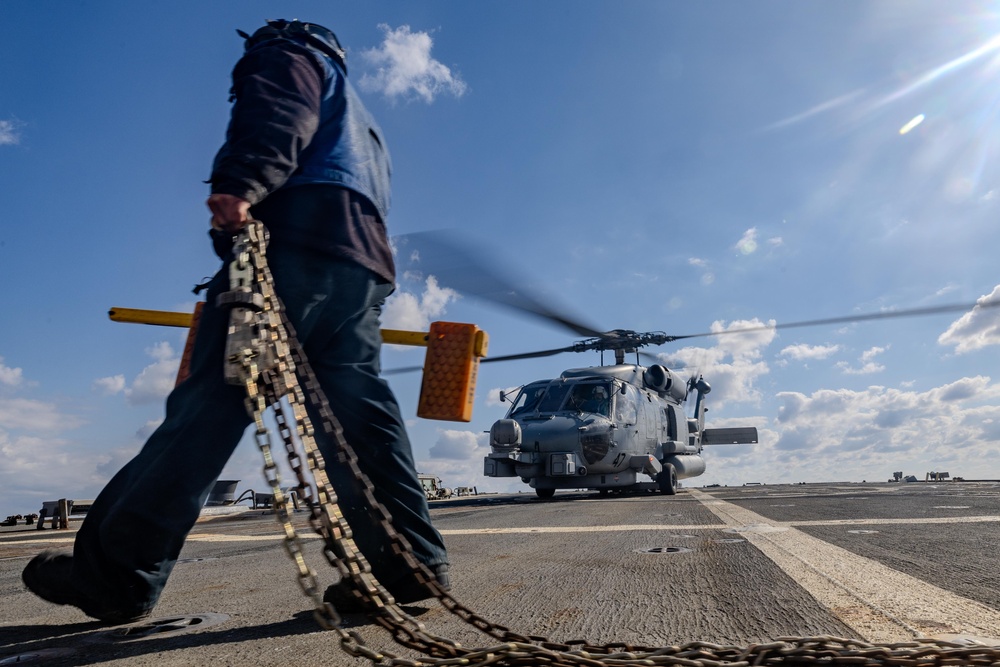 DDG 114 Flight Operations with HSM 49.4