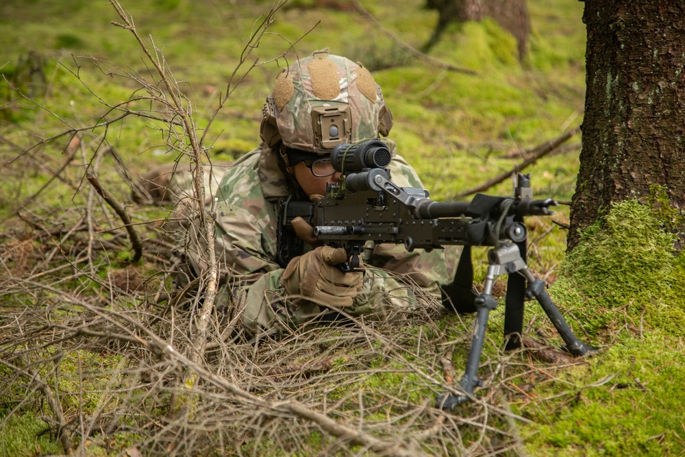 2CR Soldiers conduct situational training exercise