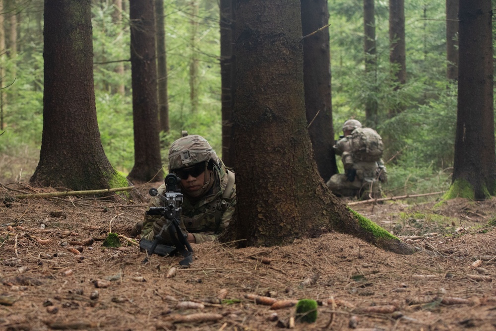 2CR Soldiers train on Area Recon