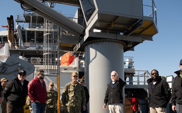 Vice Adm. John Gumbleton Visits Training Support Squadron (TSVRON) 4