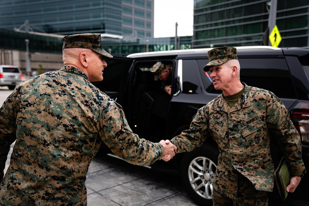 Firsthand Glimpse at Non-kinetic Cyberspace Capabilities: The 39th Commandant of the Marine Corps Visits Marine Corps Information Command